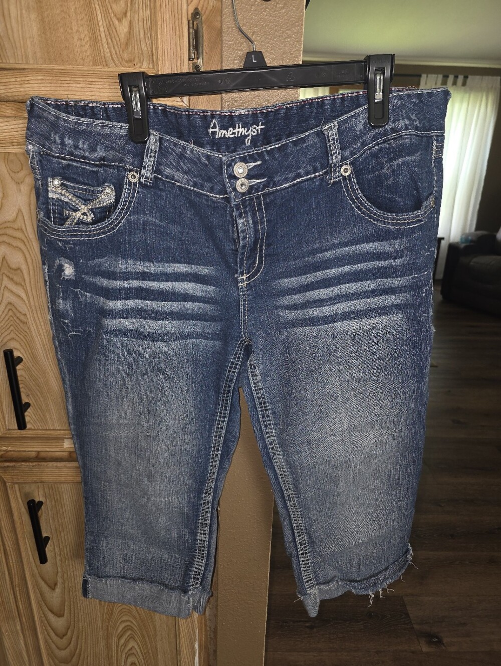 Amethyst Jeans Women’s Blue Denim Capri Jeans